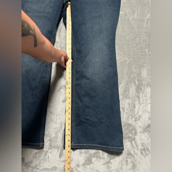 Torrid Luxe Slim Boot Jeans Women’s 24R Dark Wash Super Stretch - Picture 8 of 9